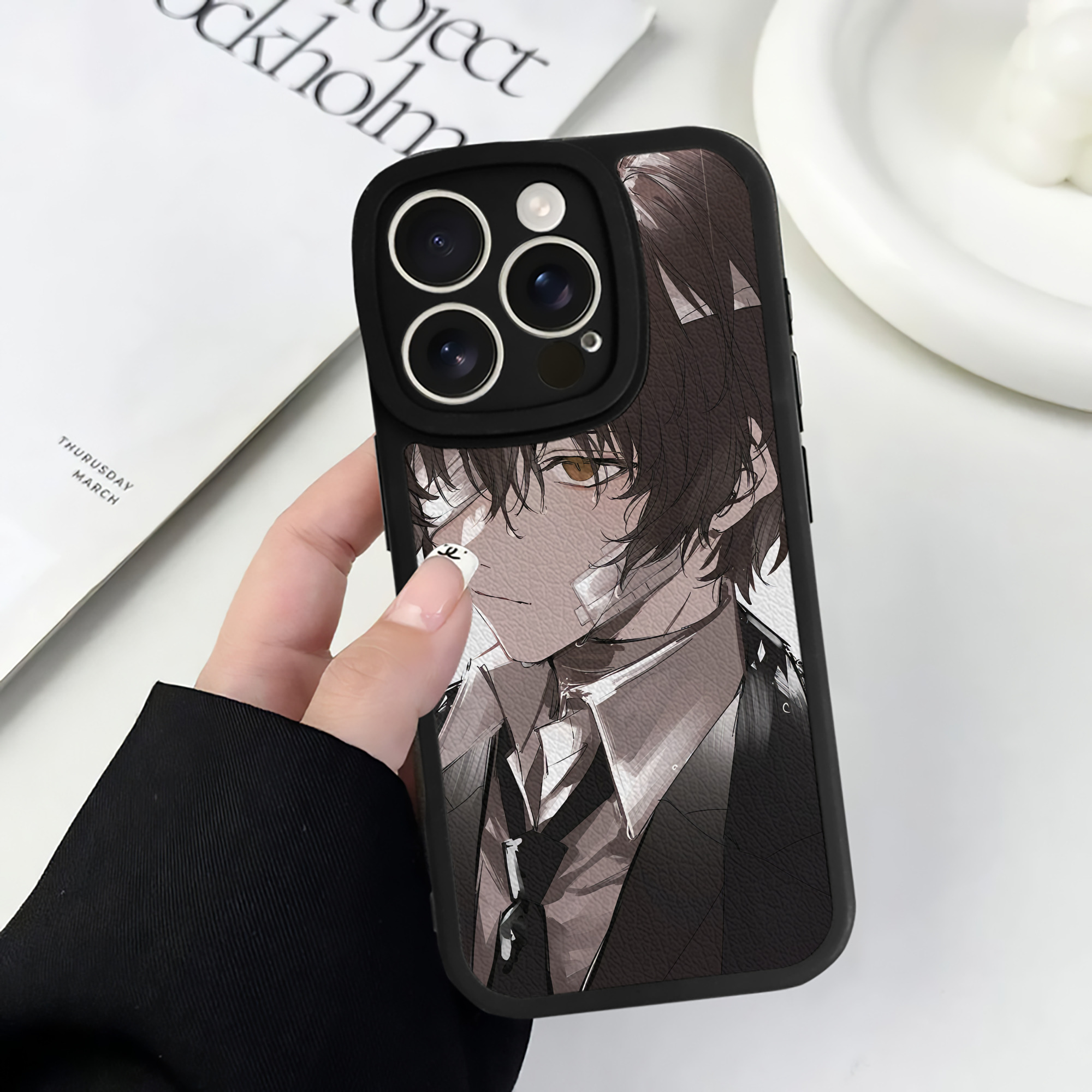 （画像用） 文豪ストレイドッグス Bungo Stray Dogs 【iPhone 16シリーズ対応】シリコンスマホケース（レザー調） 材質：シリコン